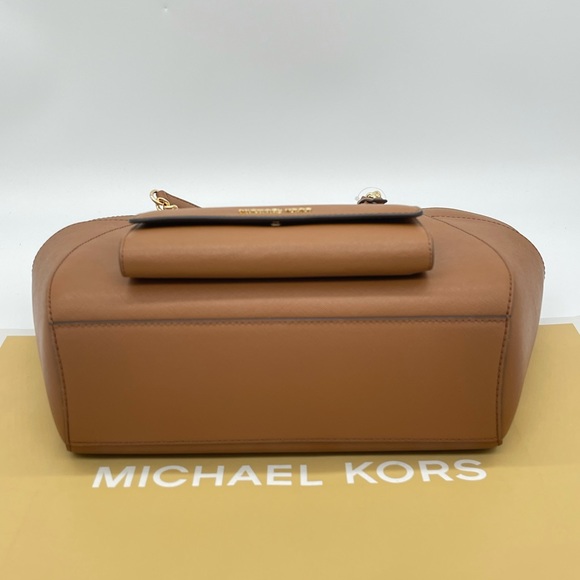 Michael Kors LG Chain Tote & Trifold Wallet - Picture 6 of 13